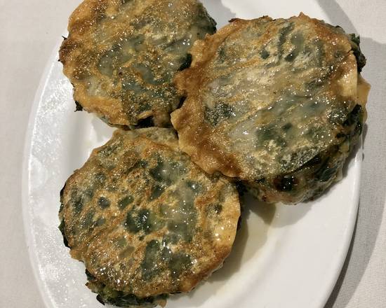 A24. Pan fried shrimp and vegetable cake 韭菜饼（3）